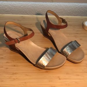 Naturalizer Salma brown and gold wedge sandal